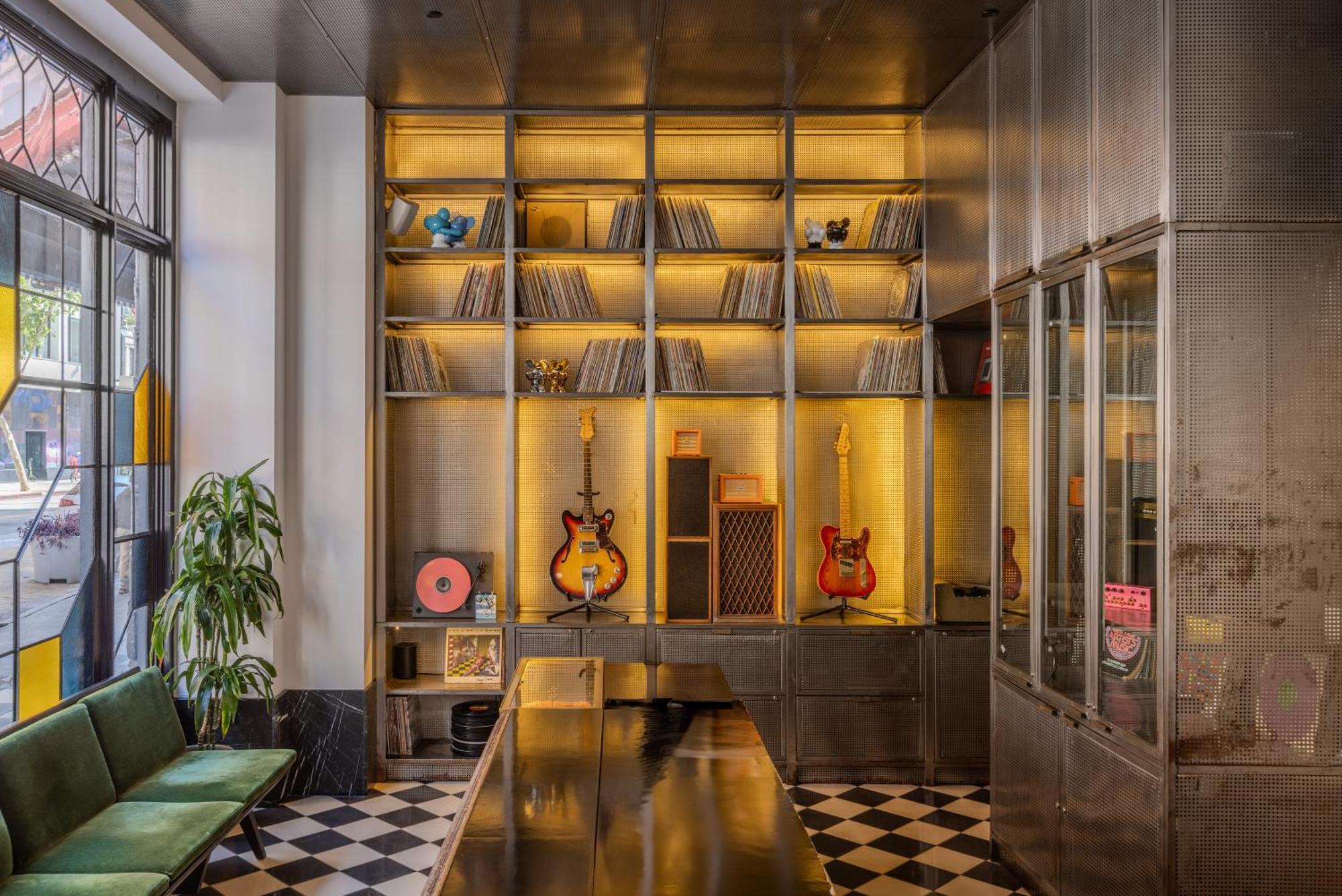 Stile Downtown Angeles By Kasa Hotel 4*